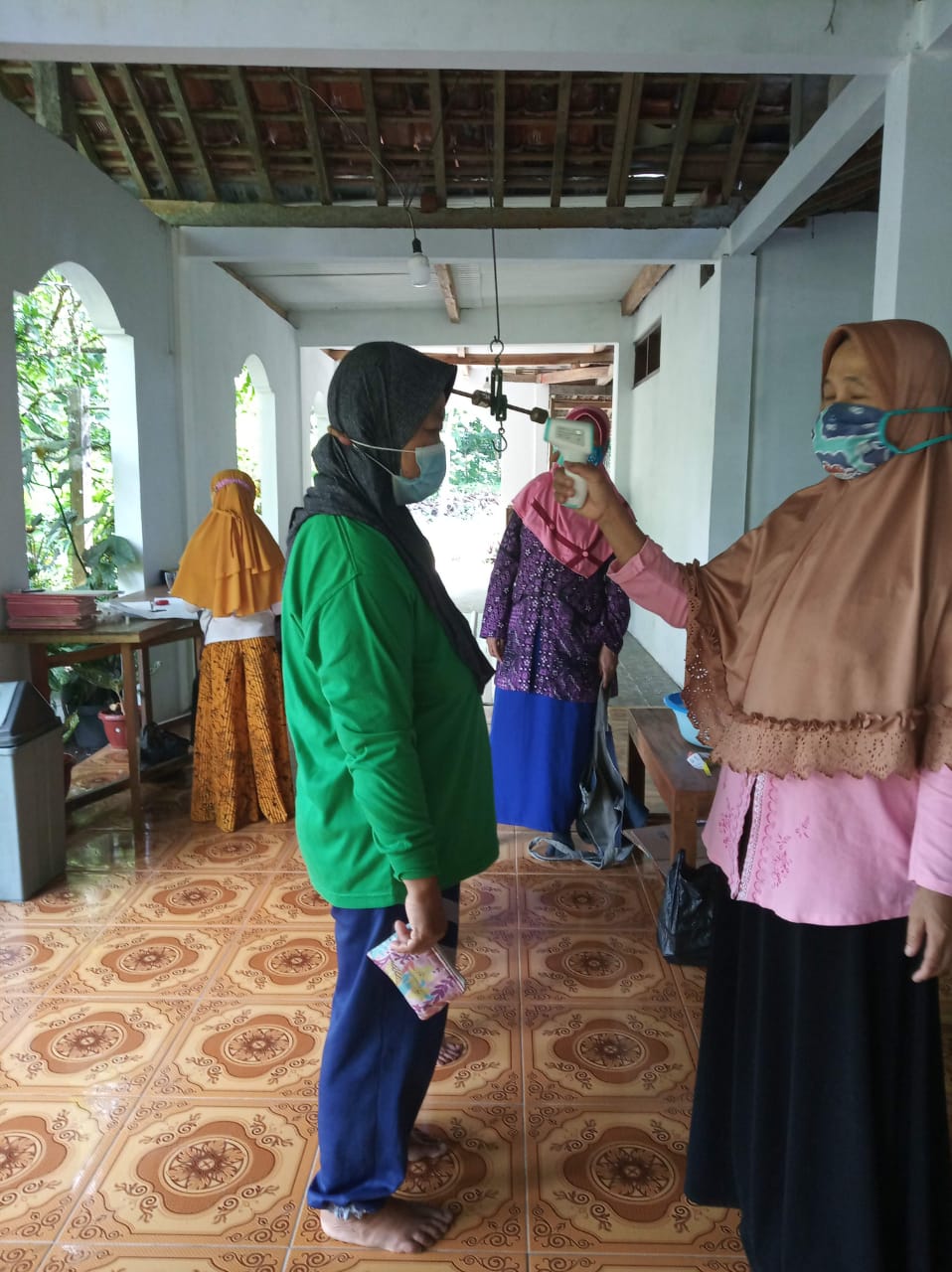 Bidan Kalurahan Lakukan Konseling Gizi di Posyandu